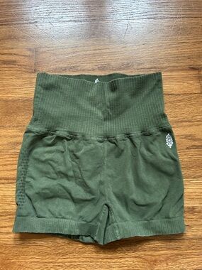 Free people movement, Green High-Waist Ribbed Workout biker Shorts, XS/S